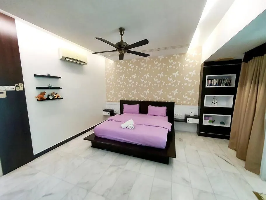 Garden Cozy2Storey Home 4Room 10Pax@Near Almajusco Bukit Mertajam 0*,  Ma­lay­sia
