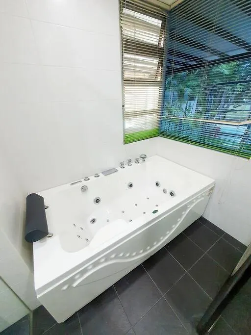 Garden Cozy2Storey Home 4Room 10Pax@Near Almajusco Bukit Mertajam Ma­lay­sia