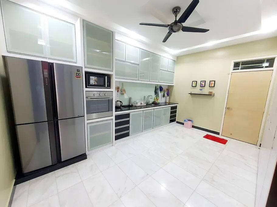Ferienhaus Garden Cozy2Storey Home 4Room 10Pax@Near Almajusco Bukit Mertajam Ma­lay­sia