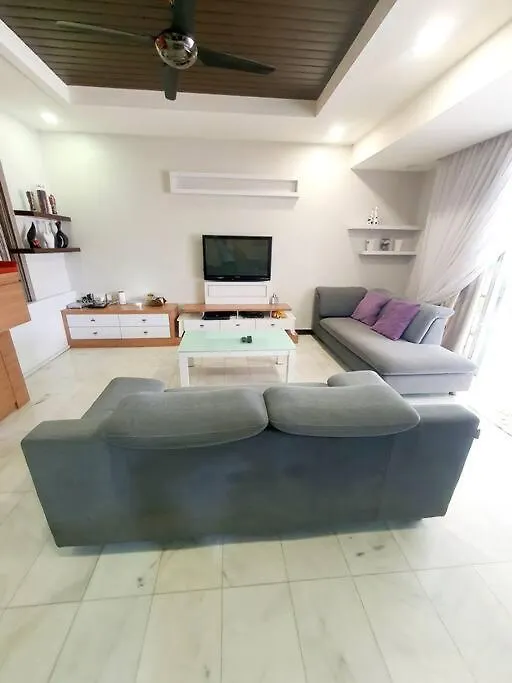 Ferienhaus Garden Cozy2Storey Home 4Room 10Pax@Near Almajusco Bukit Mertajam Ma­lay­sia
