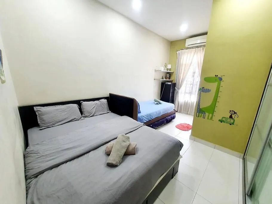 Garden Cozy2Storey Home 4Room 10Pax@Near Almajusco ブキッ・ムルタジャム