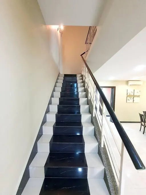 Garden Cozy2Storey Home 4Room 10Pax@Near Almajusco ブキッ・ムルタジャム