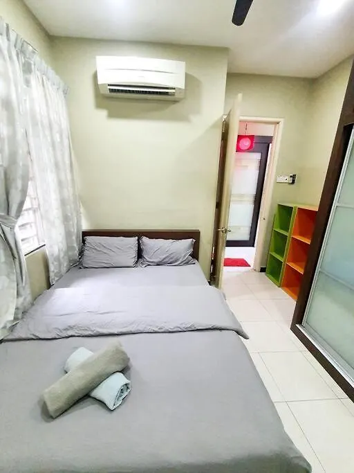 Garden Cozy2Storey Home 4Room 10Pax@Near Almajusco ブキッ・ムルタジャム マレーシア