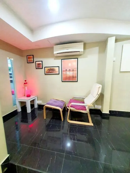 Garden Cozy2Storey Home 4Room 10Pax@Near Almajusco ブキッ・ムルタジャム 別荘